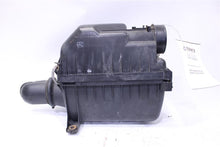 Load image into Gallery viewer, AIR CLEANER BOX Toyota Tundra 2003 03 2004 04 - 1093361
