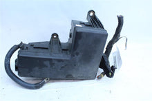 Load image into Gallery viewer, FUSE BOX Toyota Tundra 2002 02 2003 03 - 1093377
