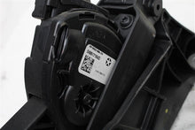 Load image into Gallery viewer, ELECTRONIC PEDAL ASSEMBLY Maserati Quattropo 2014 14 - 1094318
