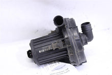 Load image into Gallery viewer, VACUUM PUMP 550i 645ci 650i 750i 750il 750LI 760li X5 03-10 - 1094396
