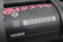 Load image into Gallery viewer, SUSPENSION AIR COMPRESSOR PUMP 535i Gt 550i Gt 740i 740il 750 09-16 - 1096431
