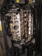 Load image into Gallery viewer, HEADLIGHT LAMP ASSEMBLY Volvo S80 99 00 01 02 03 04 05 06 Left - 499909
