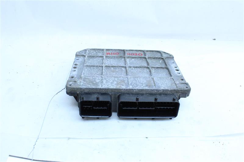 ECU ECM COMPUTER Toyota Matrix 2010 10 - 1104030