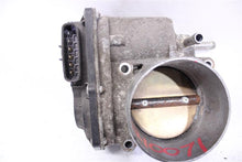 Load image into Gallery viewer, THROTTLE BODY Titan Armada QX56 Pathfinder 2004 04 2005 05 06 07 08 09 10 11 - 1104316
