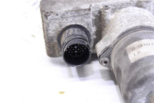 Load image into Gallery viewer, TRANSFER CASE ACTUATOR MOTOR Land Rover Range Rover 03 04 05 - 1104625
