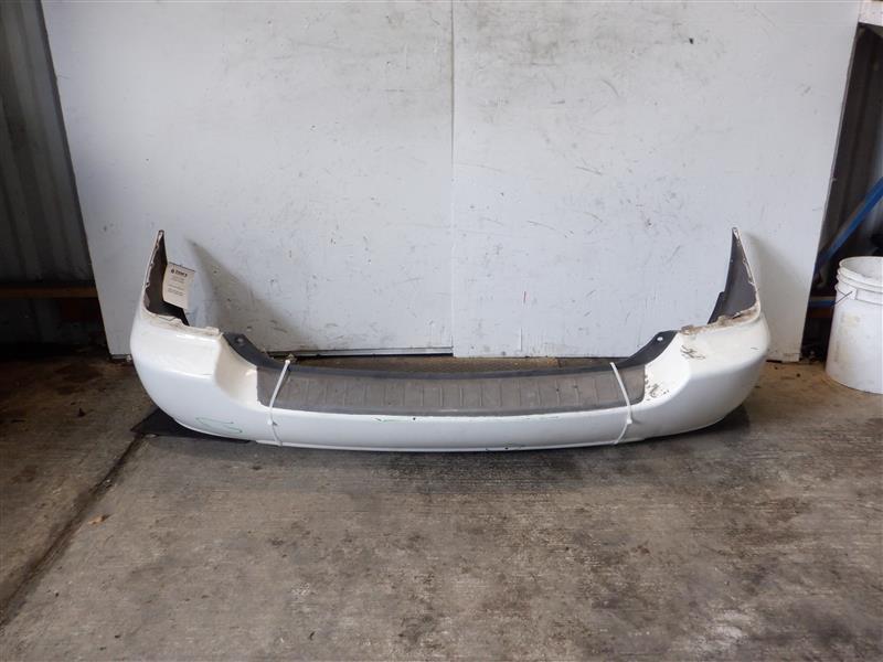 REAR BUMPER ASSEMBLY Toyota Highlander 04 05 06 07 - 1105276