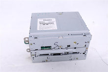 Load image into Gallery viewer, 6 DISC CD RADIO Nissan Armada 2004 04 2005 05 - 1105891
