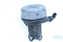Load image into Gallery viewer, AIR INJECTION PUMP SMOG Jaguar S Type XF Xj XJ8 2000 00 01 02 03 04 05 06 - 12 - 1105906
