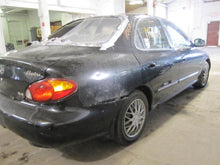 Load image into Gallery viewer, TAIL LIGHT LAMP ASSEMBLY Hyundai Elantra 1999 99 2000 00 Right - 525358
