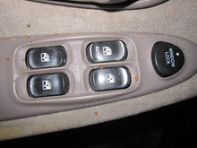 Load image into Gallery viewer, TAIL LIGHT LAMP ASSEMBLY Hyundai Elantra 1999 99 2000 00 Right - 525358
