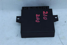 Load image into Gallery viewer, MISCELLANEOUS CONTROL MODULE COMPUTER Land Rover LR3 2006 MATCH NUMBERS - 1110511
