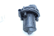 Load image into Gallery viewer, AIR INJECTION PUMP SMOG BMW 325i 328i 330i 323i  1999 99 00 01 02 03 04 05 - 1112923
