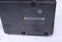 Load image into Gallery viewer, ABS ANTI-LOCK BRAKE PUMP Porsche Cayenne 2005 05 2006 06 - 1113667
