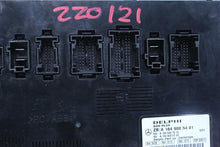 Load image into Gallery viewer, BODY CONTROL MODULE COMPUTER Gl350 Gl450 Gl550 ML350 11-13 - 1119681
