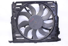 Load image into Gallery viewer, RADIATOR FAN ASSEMBLY 535i 535i Gt 640I 740i 740il Active 5 10-17 - 1121499
