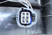 Load image into Gallery viewer, TAIL LIGHT LAMP ASSEMBLY Land Rover LR2 08 09 10 Right - 1124373
