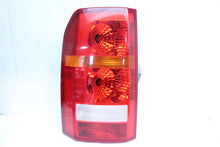 Load image into Gallery viewer, TAIL LIGHT LAMP ASSEMBLY Land Rover LR3 05 06 07 08 09 Left - 1125143

