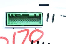 Load image into Gallery viewer, SPEEDOMETER CLUSTER Land Rover LR3 2007 07 2008 08 2009 09 - 1125179
