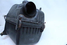 Load image into Gallery viewer, AIR CLEANER BOX Toyota Tundra 2003 03 2004 04 - 1126115
