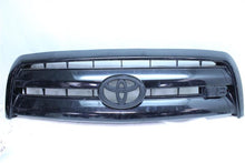 Load image into Gallery viewer, GRILLE Toyota Tundra 2003 03 2004 04 2005 05 2006 06 - 1126146

