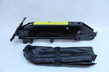 Load image into Gallery viewer, JACK Audi Q5 2011 11 - 1129852
