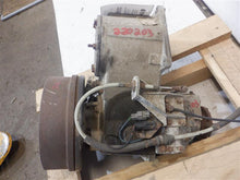 Load image into Gallery viewer, TRANSFER CASE LAND ROVER DISCOVERY 1999 99 00 01 02 - 1130265
