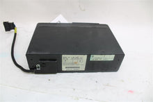 Load image into Gallery viewer, CD Changer Touareg Jetta Golf 2002 02 2003 03 2004 04 05 06 07 08 09 10 - 1133022
