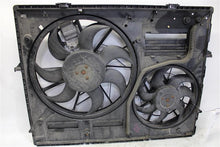 Load image into Gallery viewer, RADIATOR FAN ASSEMBLY Audi Q7 2007 07 2008 08 2009 09 2010 10 - 1135465
