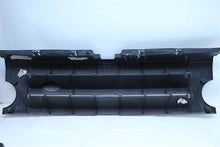 Load image into Gallery viewer, GRILLE Land Rover LR3 2005 05 2006 06 2007 07 2008 08 2009 09 Upper - 1135854
