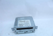 Load image into Gallery viewer, Radio Land Rover LR2 LR3 2008 08 2009 09 2010 10 2011 11 AM FM Cd Player - 1136397
