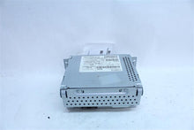 Load image into Gallery viewer, Radio Land Rover LR2 LR3 2008 08 2009 09 2010 10 2011 11 AM FM Cd Player - 1136397
