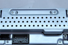 Load image into Gallery viewer, Radio Land Rover LR2 LR3 2008 08 2009 09 2010 10 2011 11 AM FM Cd Player - 1136397
