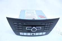 Load image into Gallery viewer, RADIO Mercedes-Benz C250 C300 C350 C63 2013 13 - 1137194
