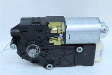Load image into Gallery viewer, SUNROOF MOTOR Jaguar Vanden Pl XJ XJL 2013 13 - 1137388
