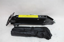 Load image into Gallery viewer, JACK Audi Q5 2015 15 - 1140649
