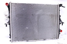 Load image into Gallery viewer, RADIATOR Cayenne 2003 03 2004 04 2005 05 2006 06 2007 07 2008 08 09 10 - 1141339
