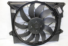 Load image into Gallery viewer, RADIATOR FAN ASSEMBLY Gl320 Gl350 Gl450 Gl550 ML320 ML350 07-12 - 1141568
