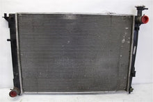 Load image into Gallery viewer, RADIATOR Hyundai Santa Fe Kia Sorento 13 14 15 16 17 18 19 - 1141922
