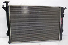 Load image into Gallery viewer, RADIATOR Hyundai Santa Fe Kia Sorento 13 14 15 16 17 18 19 - 1141922
