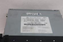 Load image into Gallery viewer, RADIO Mercedes-Benz C250 C300 C350 C63 2010 10 - 1142443
