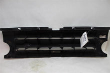 Load image into Gallery viewer, GRILLE Land Rover LR3 2005 05 2006 06 2007 07 2008 08 2009 09 Upper - 1142904
