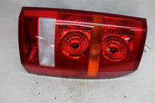 Load image into Gallery viewer, TAIL LIGHT LAMP ASSEMBLY Land Rover LR3 05 06 07 08 09 Right - 1142941
