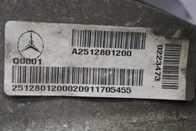 Load image into Gallery viewer, TRANSFER CASE ML320 ML350 ML550 E320 E350 GL450 06 07 08 09 - 12 - 1144043
