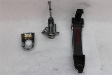 Load image into Gallery viewer, Exterior Door Handle Kia Sorento 2014 14 2015 15 Left - 1149778
