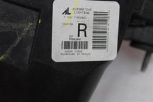 Load image into Gallery viewer, TRUNK LID MOUNTED TAIL LIGHT LAMP Sorento 2014 14 2015 15 Right - 1149796
