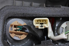 Load image into Gallery viewer, TAIL LIGHT LAMP ASSEMBLY Toyota Sienna 06 07 08 09 10 Left - 1150350
