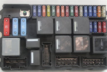 Load image into Gallery viewer, FUSE BOX Land Rover Range Rover 2010 10 2011 11 2012 12 - 1152219
