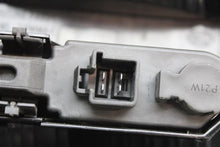 Load image into Gallery viewer, TAIL LIGHT LAMP ASSEMBLY Volvo S60 01 02 03 04 Right - 1154312
