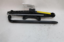 Load image into Gallery viewer, JACK Jaguar Vanden Pl XJ8 XJ8L 2007 07 - 1155028
