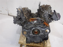 Load image into Gallery viewer, CYLINDER BLOCK 550i 550i Gt 650i 750 HYBRID 750i 750il 750LI 08-14 - 1158713
